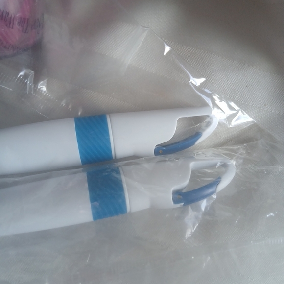 NEW ROYAL CARIBBEAN Cruise 4 Sippies, 2 Highliters 2 Beer Can Mitts, Zip Pulls - Picture 4 of 5